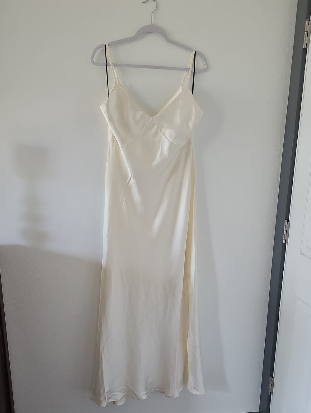●●FASHION NOVA IVORY SLIP MAXI DRESS NWT S.1X●●